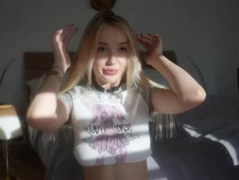 kriss0leoo chaturbate stream image