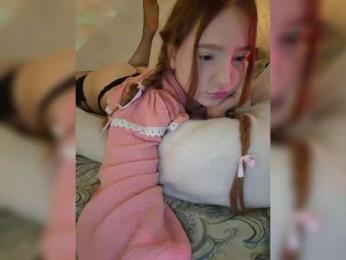 LittleDelora bongacams stream image