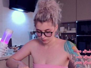 HoneyCherry bongacams stream image