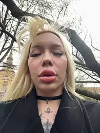 babydolll stripchat stream image