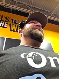 Strong_Bear89 stripchat stream image, 26.04.2025 08:30
