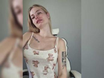 VladaMais bongacams stream image