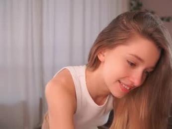 little_poetry chaturbate stream image