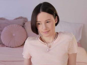 MissEssie bongacams stream image