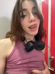 Lily__Belle stripchat stream image
