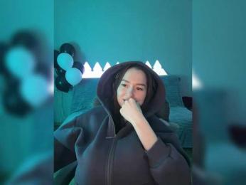 whiteTEA bongacams stream image