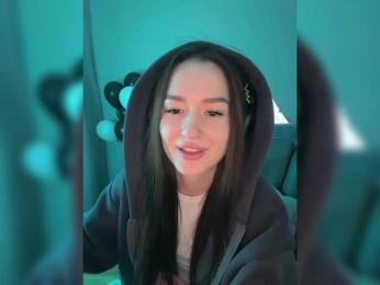 whiteTEA bongacams stream image