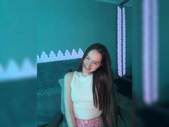 whiteTEA bongacams stream image