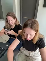 Nura_n_Sarah stripchat stream image