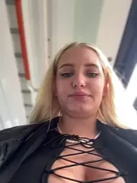 Milkyy_wway stripchat stream image