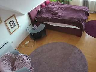 voyeurcam-julmodels-whitebed-4 camsoda stream image