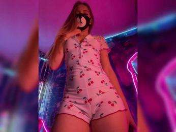 -Summer- bongacams stream image