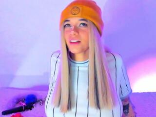 Scarlet Bridge flirt4free stream image