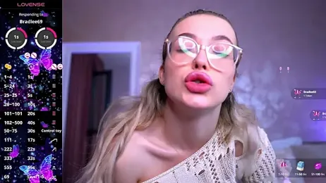 KylieJoyce stripchat stream image