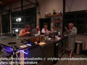 blondefoxsilverfox chaturbate stream image