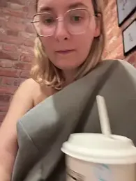 The_Snowwhitee stripchat stream image