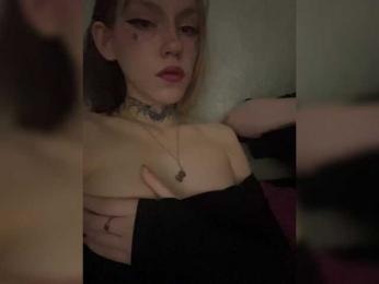 Molly-and-Ewa bongacams stream image