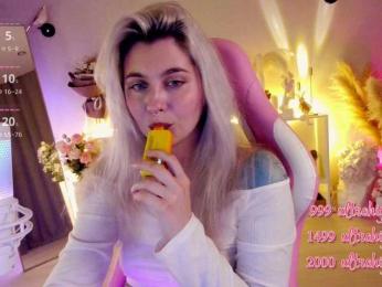 HoneyCherry bongacams stream image