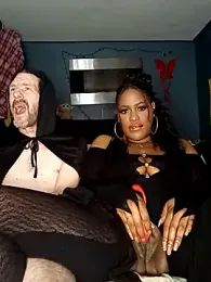 AmazonianMistress stripchat stream image