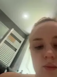 CherryEmmy stripchat stream image