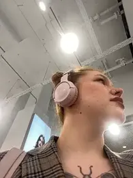 Honey___Hot stripchat stream image