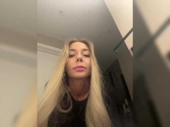 WhiteGirl-one bongacams stream image