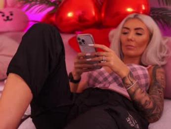 therealfallingangel chaturbate stream image