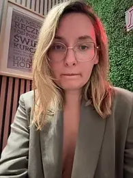 The_Snowwhitee stripchat stream image