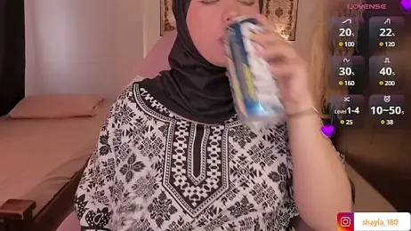 shayla_18 stripchat stream image