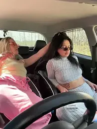 JulliaVegas stripchat stream image