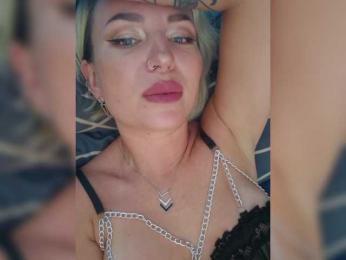 MinniMia bongacams stream image