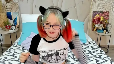 CoralineYoung stripchat stream image