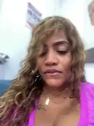 riri_brunnete stripchat stream image