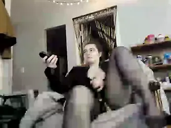 Snowbunnycake_131 stripchat stream image