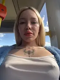 babydolll stripchat stream image