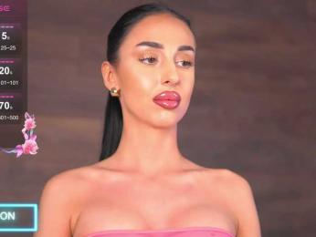 KairaAndrews bongacams stream image