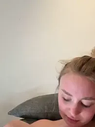 CherryEmmy stripchat stream image