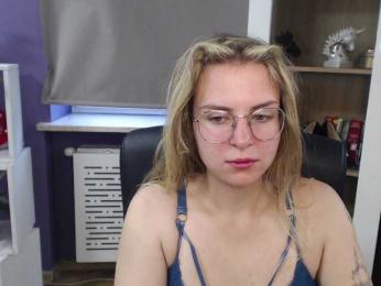 Soft-Zoey bongacams stream image