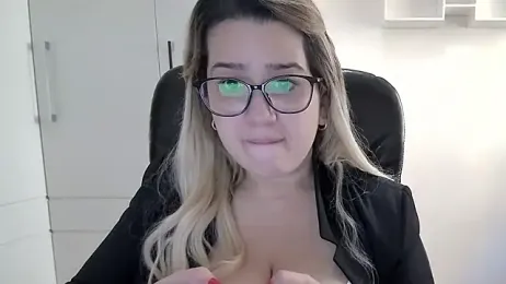 amooraaamoon stripchat stream image