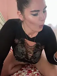 lovely_beast stripchat stream image