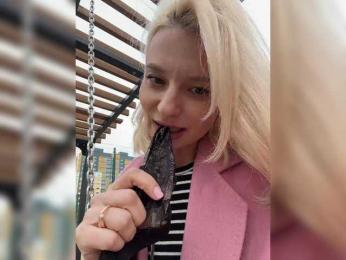 -Molly- bongacams stream image