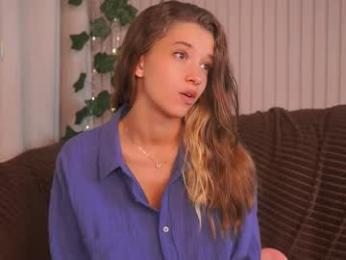 little_poetry chaturbate stream image