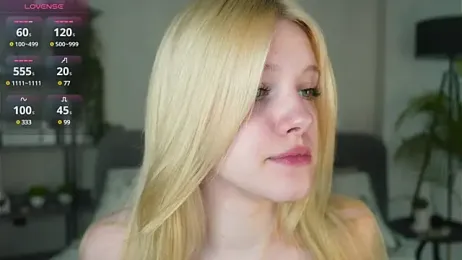 EdlaHewell stripchat stream image