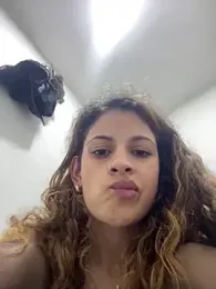 alana15 stripchat stream image