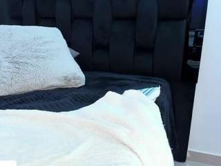 angie-roses camsoda stream image