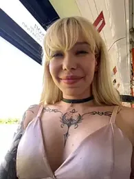 babydolll stripchat stream image