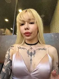 babydolll stripchat stream image