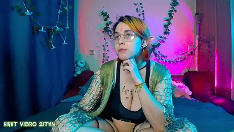 TrickyKitsune stripchat stream image